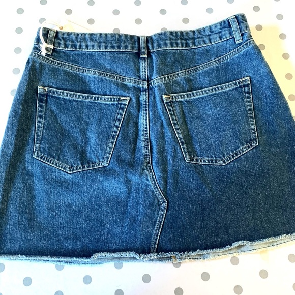 French connection denim mini skirt - Picture 2 of 4